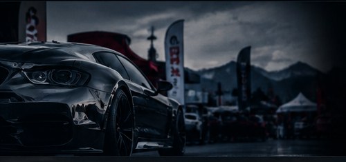 Fahrzeug bei einem Tuningevent